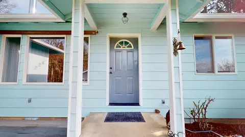 950 NE Dewey Dr, Grants Pass, OR 97526