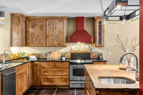 56743 Spring River Loop, Bend, OR 97707 photo 11