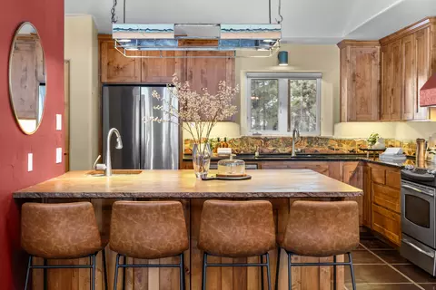 56743 Spring River Loop, Bend, OR 97707 photo 12