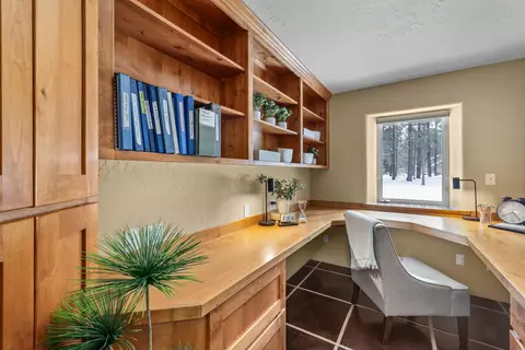 56743 Spring River Loop, Bend, OR 97707 photo 23