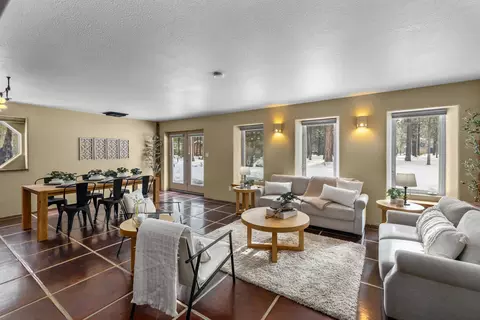 56743 Spring River Loop, Bend, OR 97707 photo 4