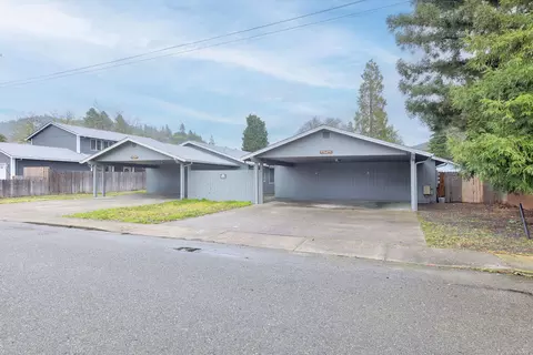 308 Oak St, Rogue River, OR 97537