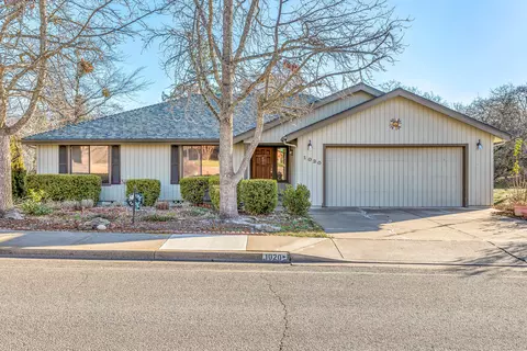 1020 Oak Knoll Dr, Ashland, OR 97520