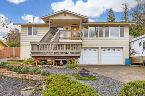 248 Greenbriar Pl, Ashland, OR 97520