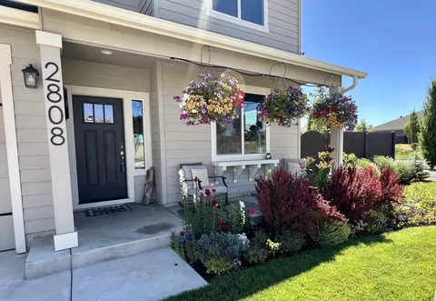 2808 NW 23rd St, Redmond, OR 97756
