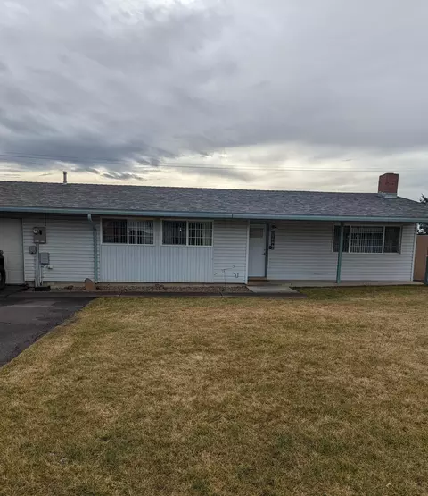 10886 Wright Ave, Klamath Falls, OR 97603
