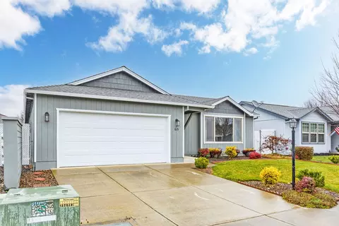 615 Karic Way, Eagle Point, OR 97524 photo 3