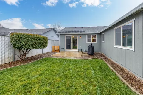 615 Karic Way, Eagle Point, OR 97524 photo 5