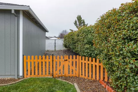 615 Karic Way, Eagle Point, OR 97524 photo 38