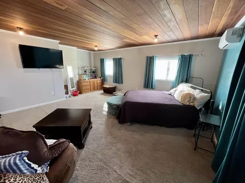 Bedroom - 915 E Main St, John Day, OR 97845 photo 4 of 4