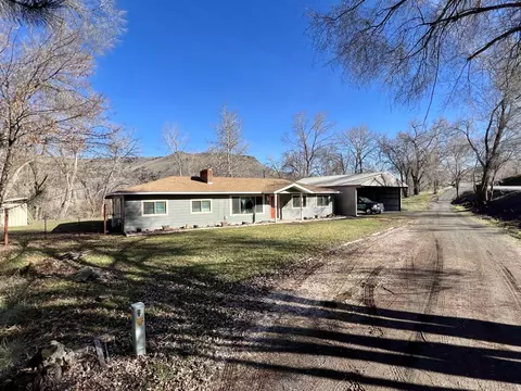 Exterior - 915 E Main St, John Day, OR 97845 photo 11 of 13