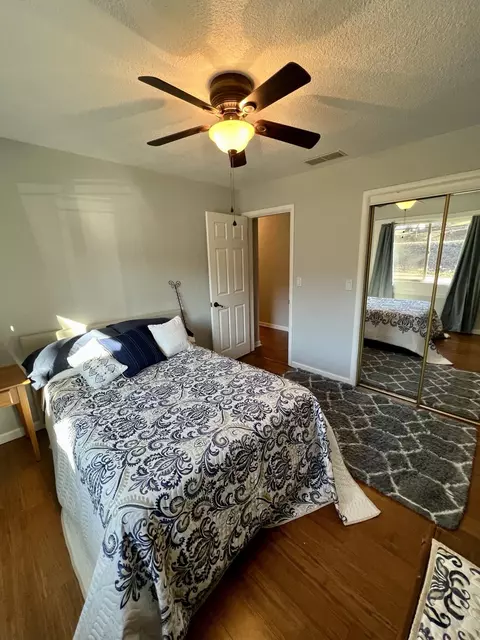 Bedroom - 915 E Main St, John Day, OR 97845 photo 2 of 4