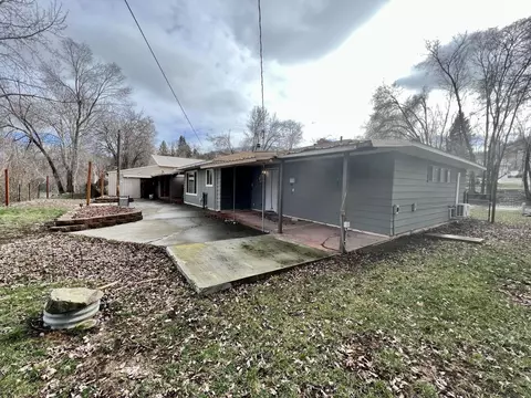 Exterior - 915 E Main St, John Day, OR 97845 photo 12 of 13