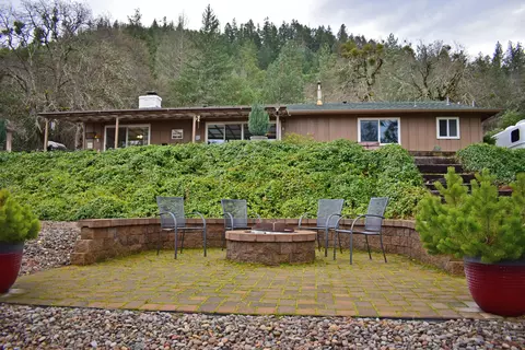 4624 Glen Echo Way, Central Point, OR 97502