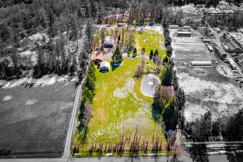 737 Meadow View Dr, Williams, OR 97544 photo 3
