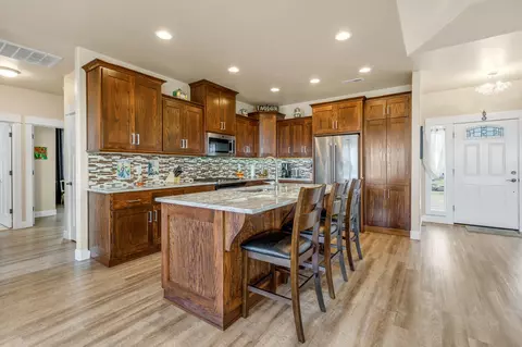 343 Avalon Ter, Eagle Point, OR 97524 photo 7