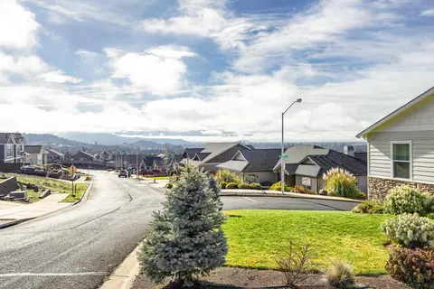 343 Avalon Ter, Eagle Point, OR 97524 photo 28