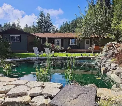 68593 Ridge Rd, North Bend, OR 97459