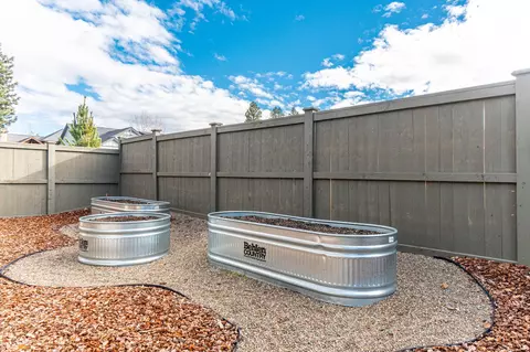 Exterior - 60861 SW Headwaters Loop, Bend, OR 97702 photo 7 of 9