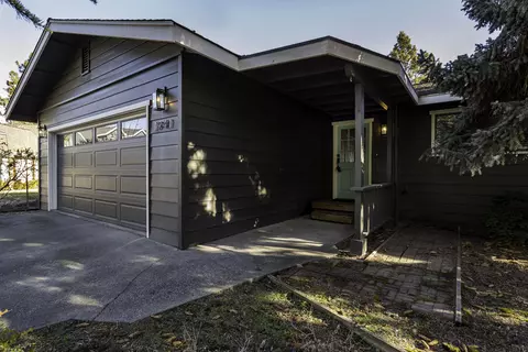 1941 NE Desert Ct, Bend, OR 97701