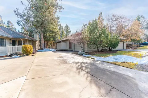 2816 NW Golf Course Dr S, Bend, OR 97703