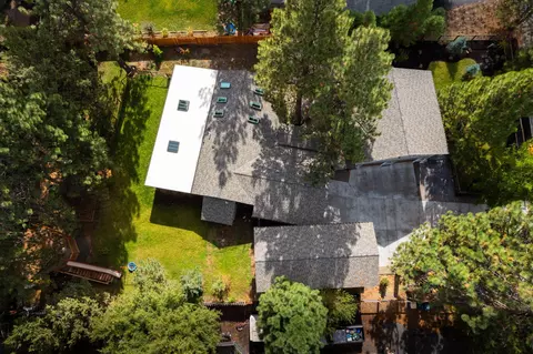 60932 Onyx St, Bend, OR 97702 photo 24