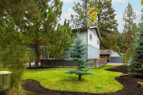 60932 Onyx St, Bend, OR 97702 photo 26