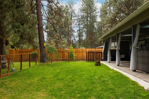 60932 Onyx St, Bend, OR 97702 photo 32