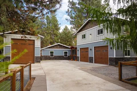 60932 Onyx St, Bend, OR 97702 photo 3