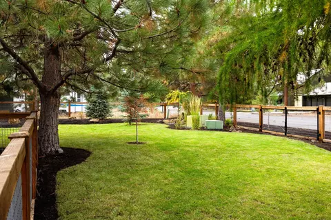 60932 Onyx St, Bend, OR 97702 photo 27
