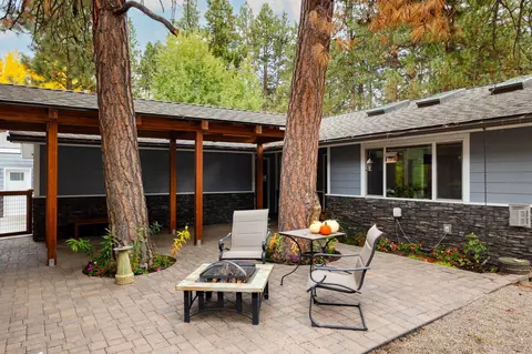 60932 Onyx St, Bend, OR 97702 photo 25