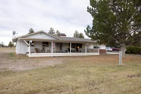6379 NW Jackpine Ave, Redmond, OR 97756