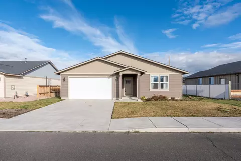 635 Freedom Ln, Metolius, OR 97741