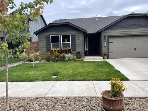 4916 Squirrel St, Springfield, OR 97478