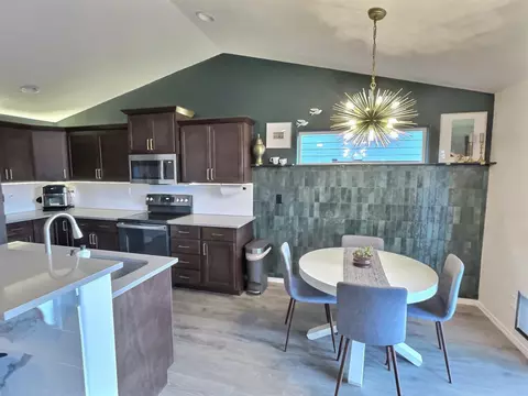 4916 Squirrel St, Springfield, OR 97478 photo 9