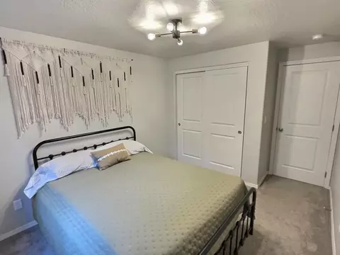 4916 Squirrel St, Springfield, OR 97478 photo 17