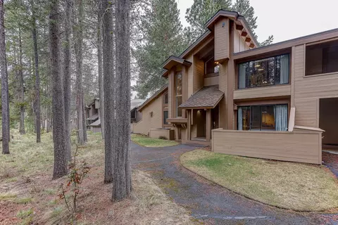 17687 Tennis Village Ln #55, Sunriver, OR 97707