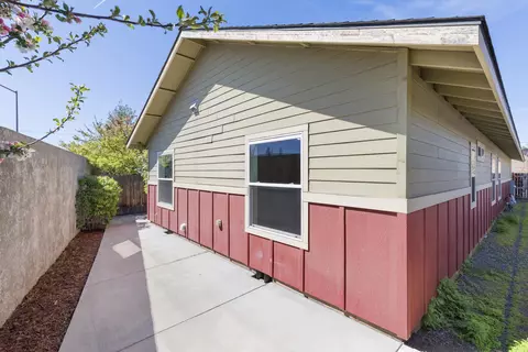 Exterior - 61254 Blakely Rd, Bend, OR 97702 photo 3 of 3