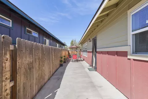 Exterior - 61254 Blakely Rd, Bend, OR 97702 photo 2 of 3