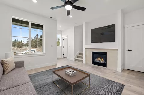 Living - 3821 Eagle Rd, Bend, OR 97701 photo 1 of 4