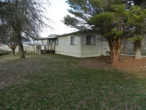 8121 Tingley Ln, Klamath Falls, OR 97603