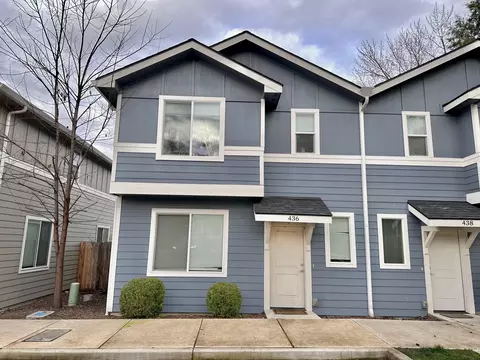 436 Oak St, Phoenix, OR 97535