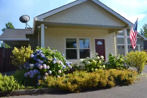 1994 Regina Way, Grants Pass, OR 97527