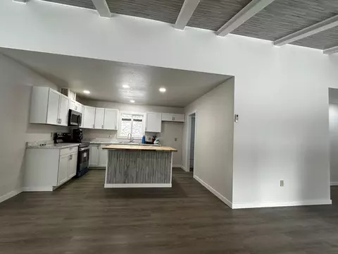 61061 Chuckanut Dr, Bend, OR 97702 photo 5