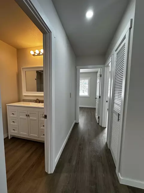 61061 Chuckanut Dr, Bend, OR 97702 photo 9