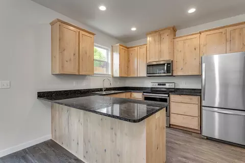 430 Oak St, Phoenix, OR 97535 photo 6
