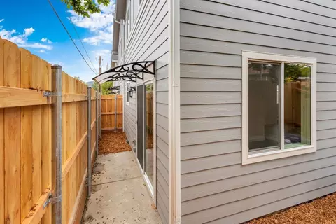 430 Oak St, Phoenix, OR 97535 photo 27