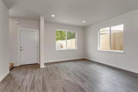 430 Oak St, Phoenix, OR 97535 photo 10