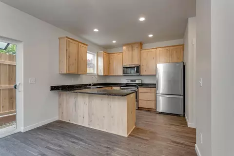 430 Oak St, Phoenix, OR 97535 photo 5
