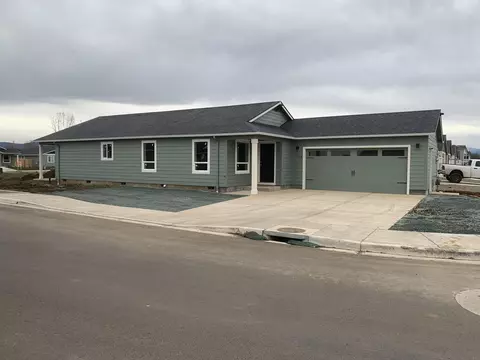 7946 Jacqueline Way, White City, OR 97503